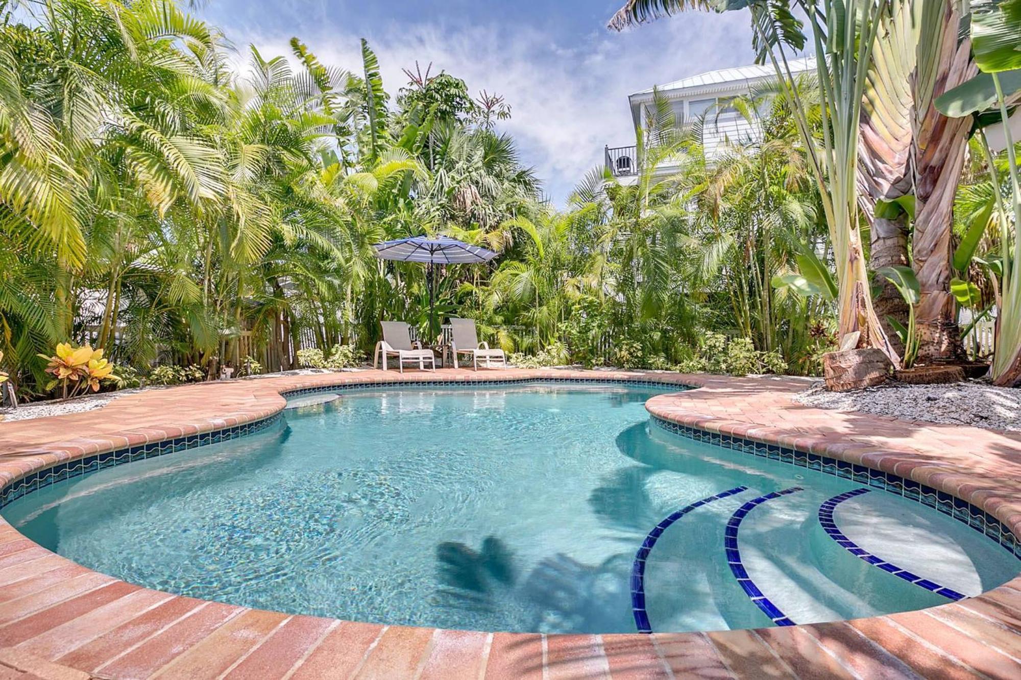 Island Girl West - Heated Pool Porches Beach Gear Walk To Beach Holmes Beach Exterior photo